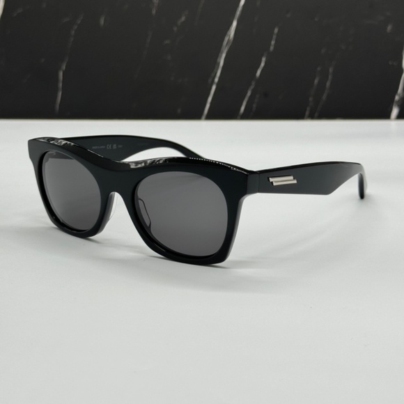 NEW BV1061S 001 BOTTEGA VENETA BLACK GREY SQUARE SUNGLASSES BOTTEGA VENETA - Picture 4 of 10